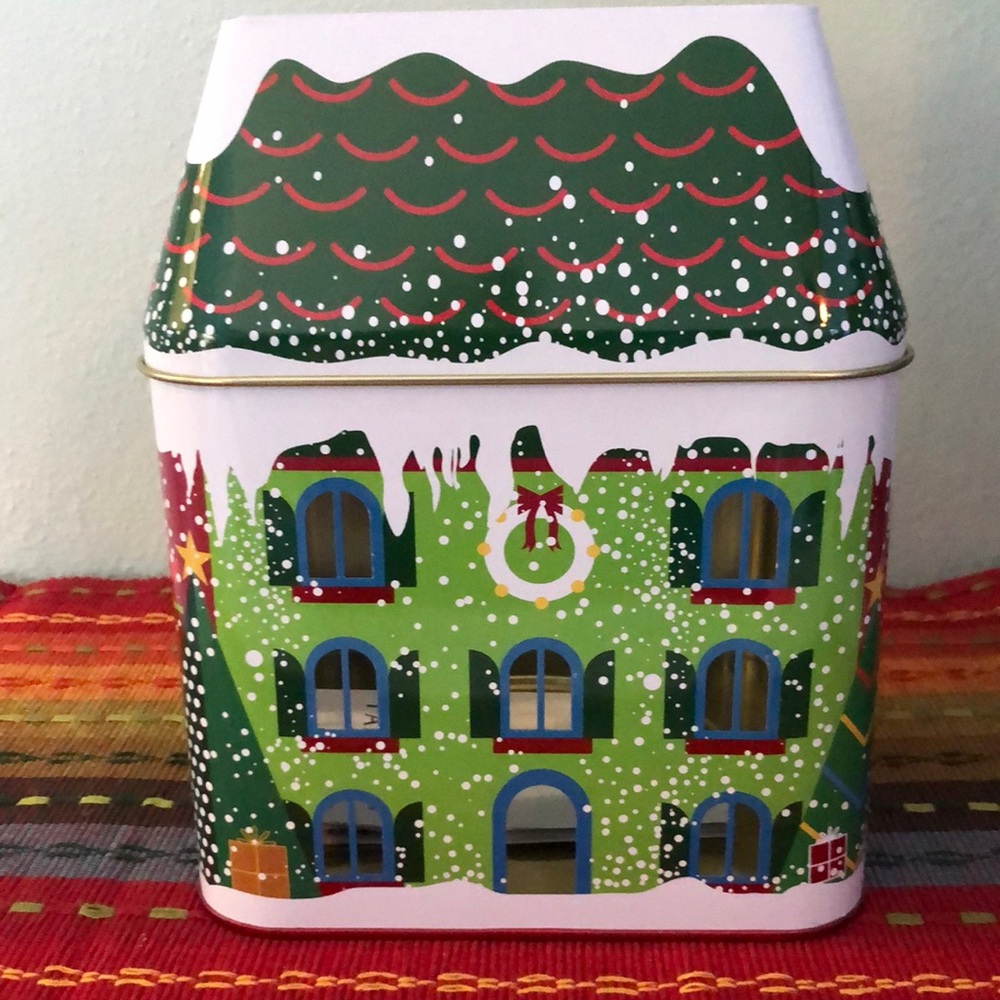 PARTYLITE WINTER VILLAGE 3-WICK JAR CANDLE TIN